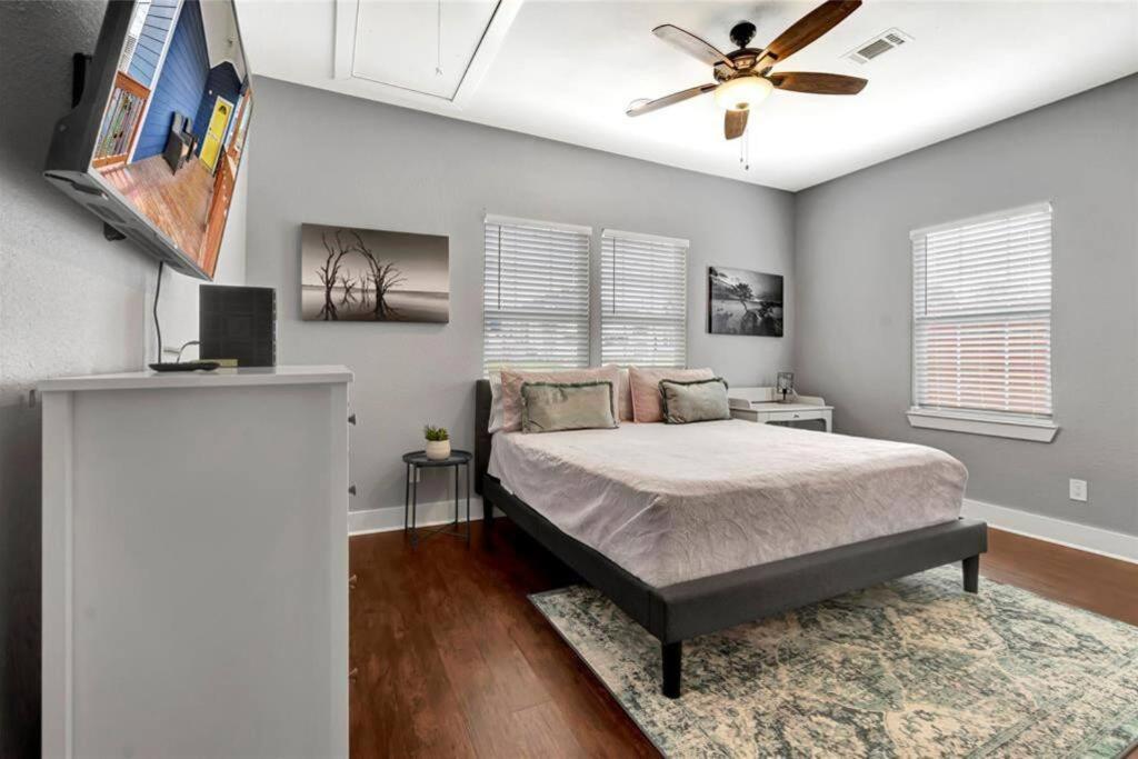 Vibrant Vacation Escape With Fast Wifi And King Bed Close To Downtown Houston! Exterior photo